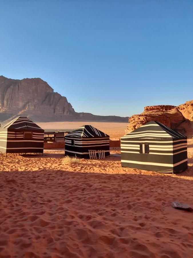 Desert Moon Camp Wadi Rum Bagian luar foto