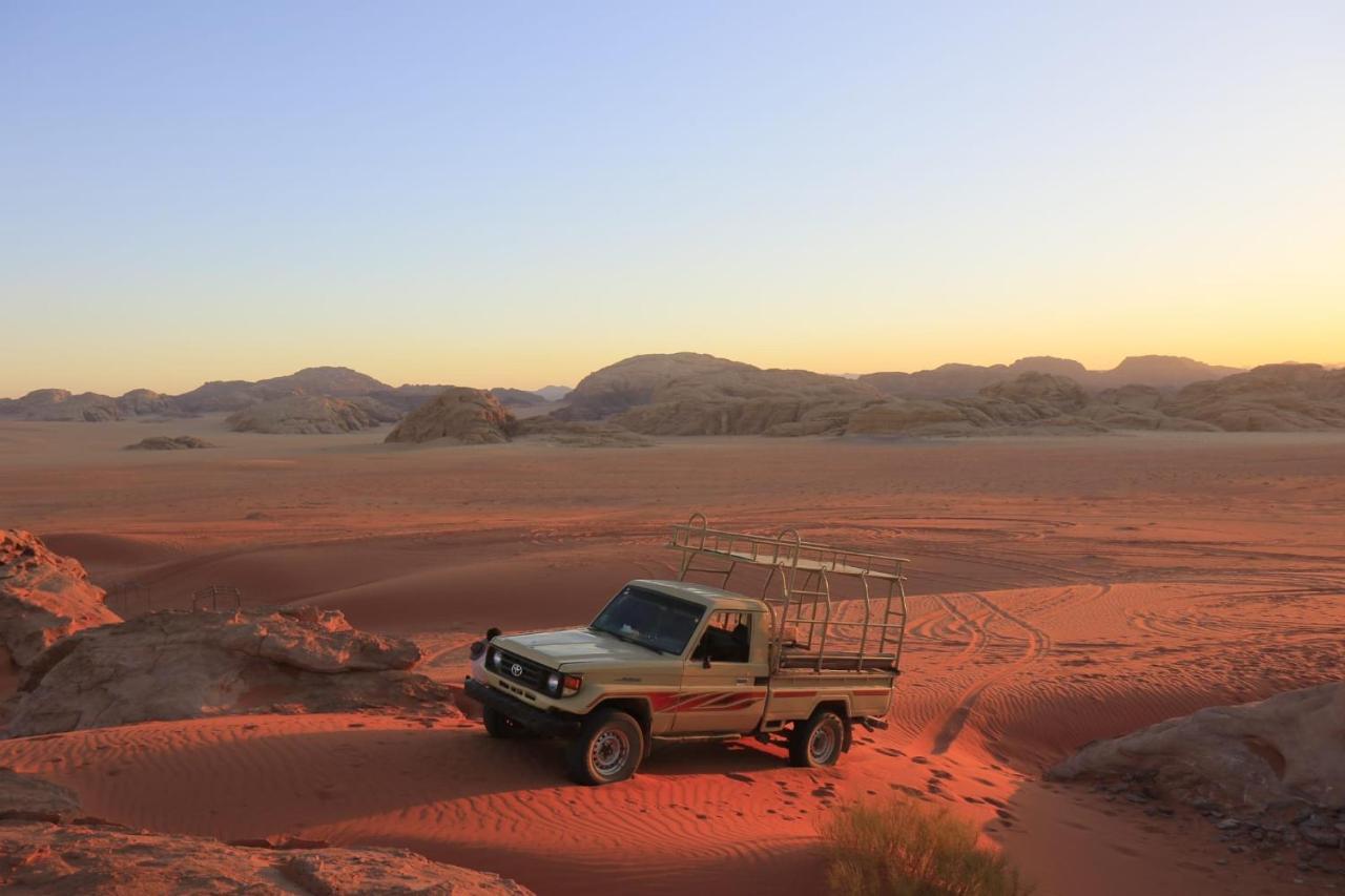Desert Moon Camp Wadi Rum Bagian luar foto