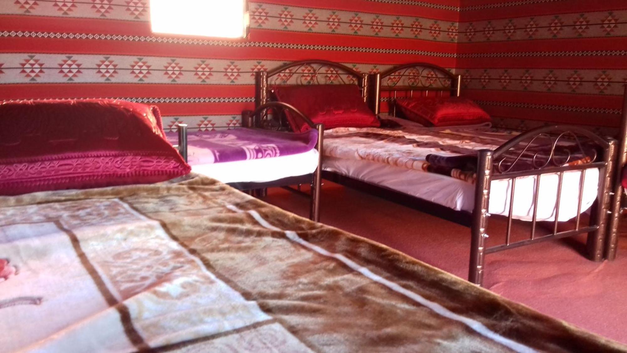Desert Moon Camp Wadi Rum Bagian luar foto
