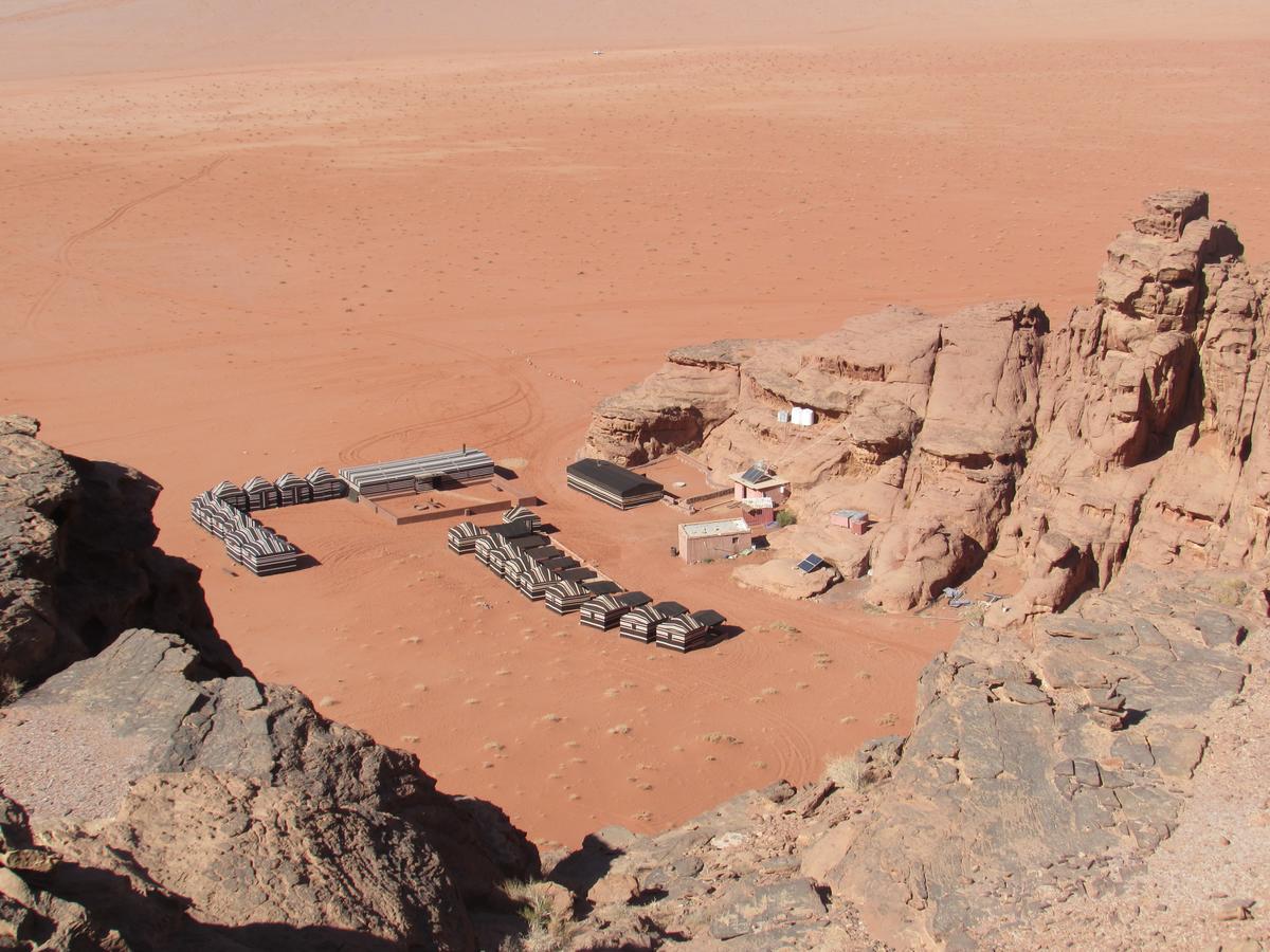 Desert Moon Camp Wadi Rum Bagian luar foto