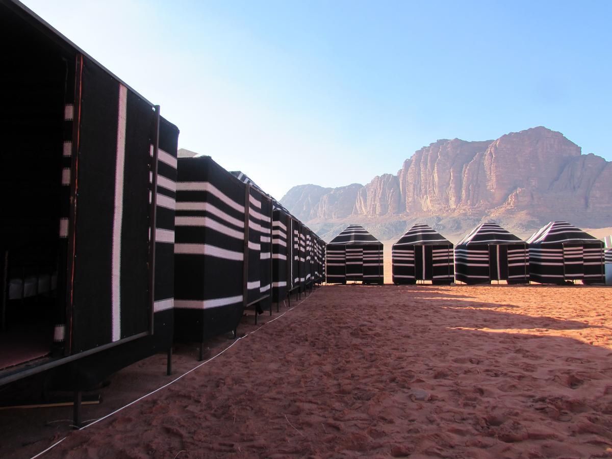 Desert Moon Camp Wadi Rum Bagian luar foto