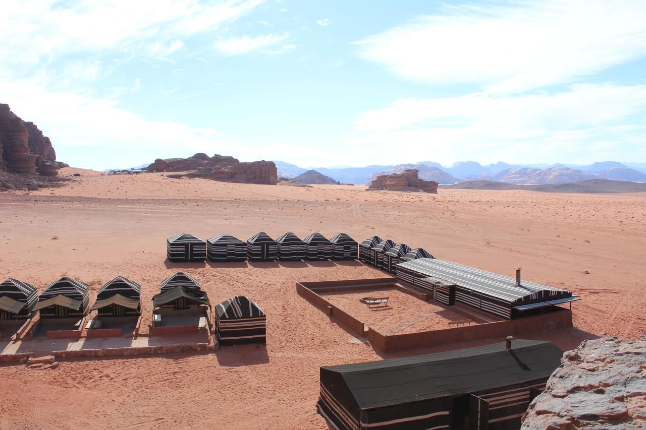 Desert Moon Camp Wadi Rum Bagian luar foto