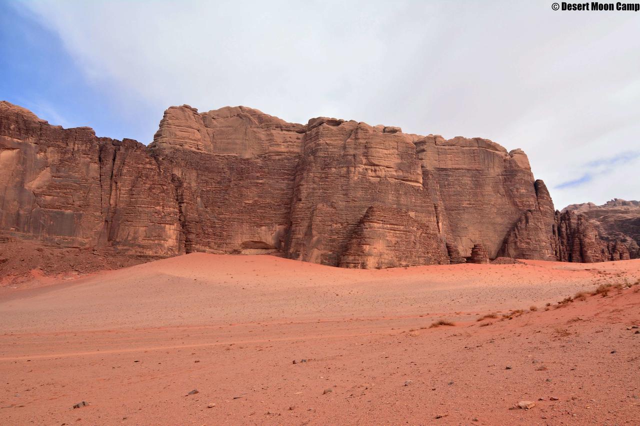Desert Moon Camp Wadi Rum Bagian luar foto