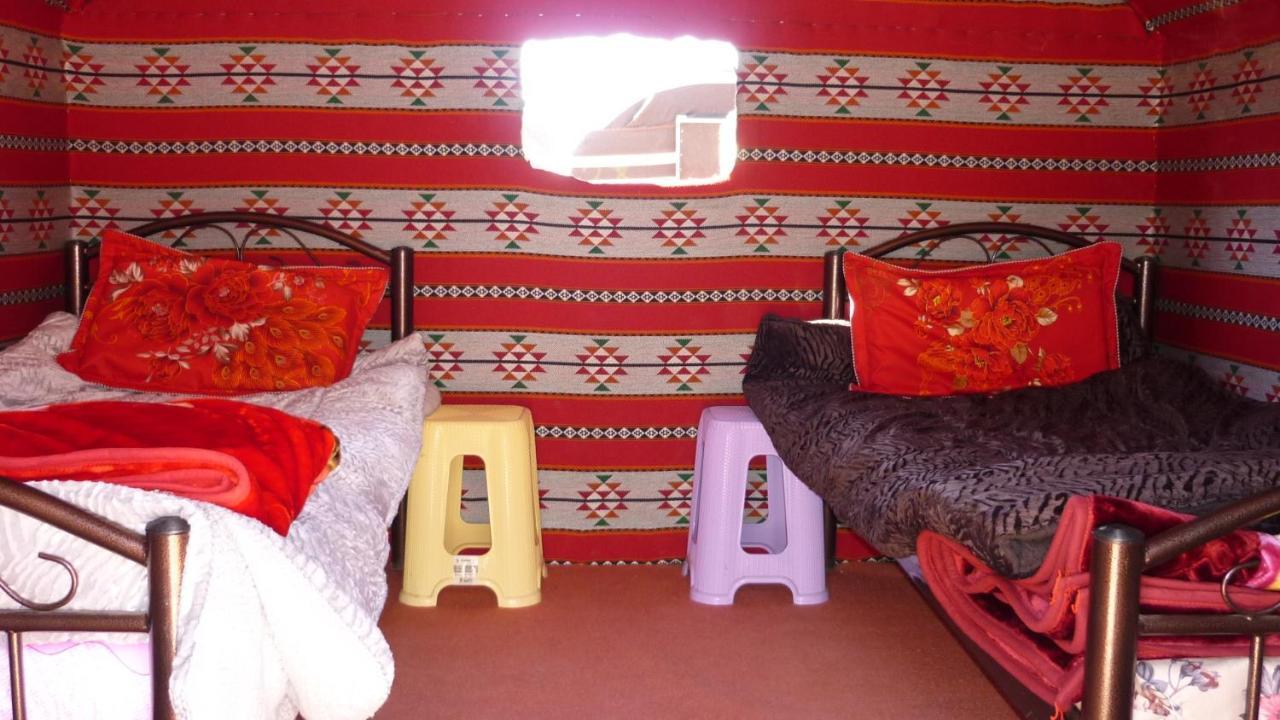 Desert Moon Camp Wadi Rum Bagian luar foto