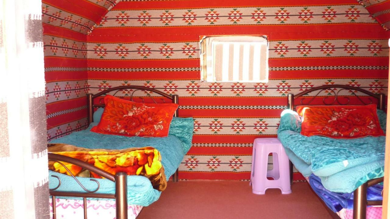 Desert Moon Camp Wadi Rum Bagian luar foto